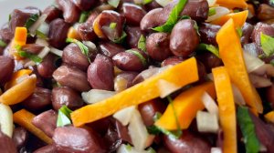 Маринованный арахис с морковью и чесноком