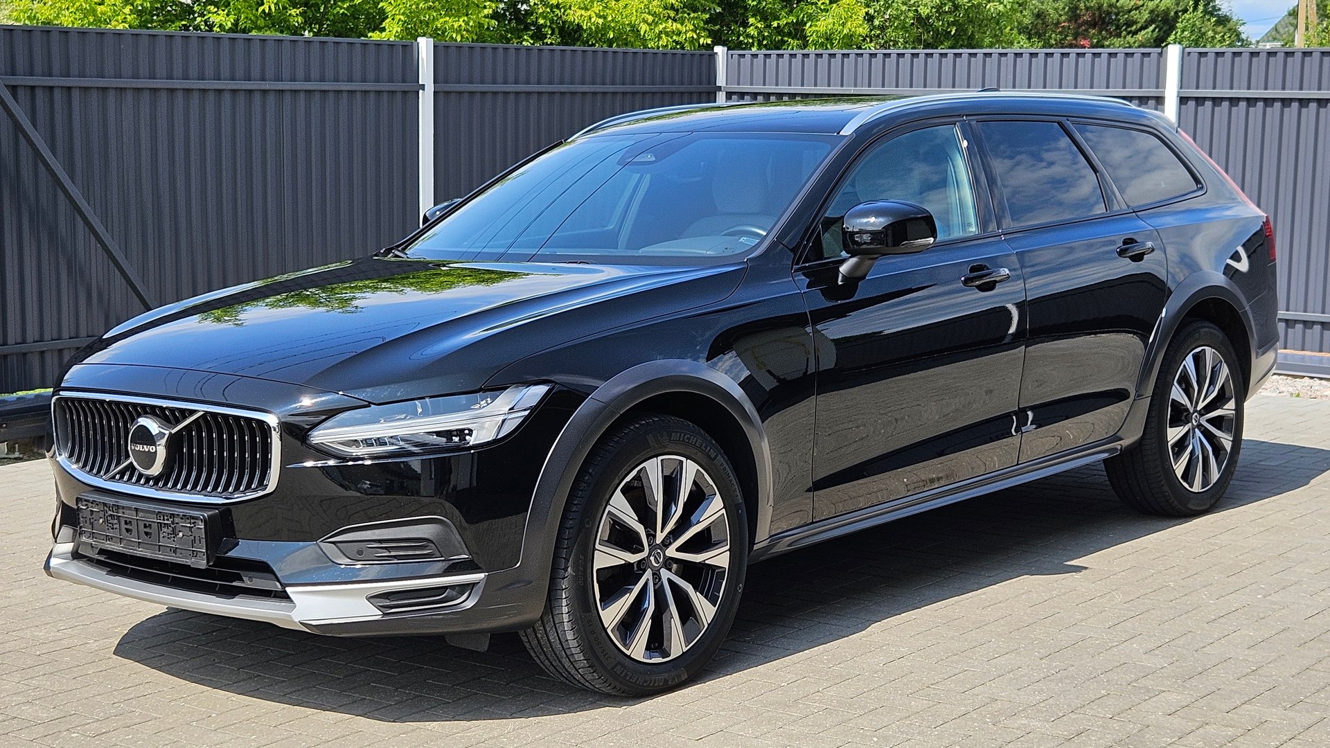 Volvo V90 Cross Country 2022! B4 AWD 2.0 дизель 197 hp. 8AT! Harman/Кardon, панорама, фаркоп и т.д. смотреть онлайн