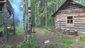 Остановились в таёжной избе после рыбалки! Отдых в тайге! Наваристая уха из окуня и голов щуки!