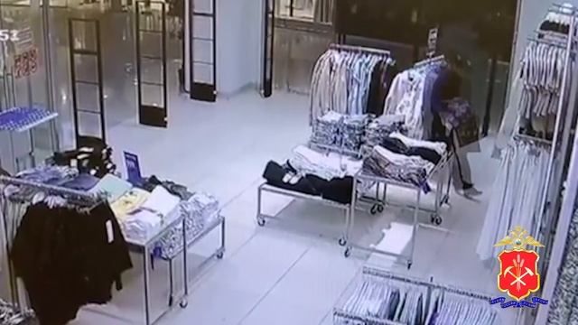 В Прокопьевске перед судом предстанет житель Киселевска, обвиняемый в серии краж из магазинов смотреть онлайн