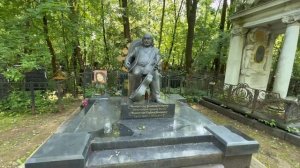 ОЖИВЛЯЛ МЕРТВЕЦОВ И УМЕР В 55 ЛЕТ | ЗАБРОШЕННАЯ МОГИЛА КОЛДУНА ЮРИЯ ЛОНГО | ВОСТРЯКОВСКОЕ КЛАДБИЩЕ