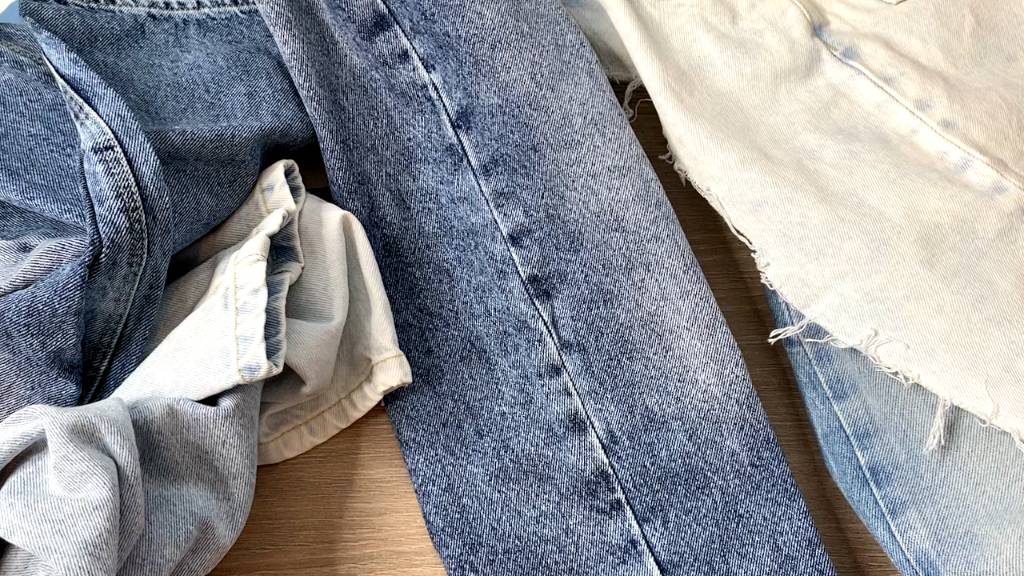 Ещё одна идея из старых джинсов! DIY Мастер-класс смотреть онлайн