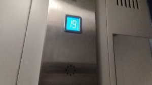 музыкальный лифт кмз 2013 им лифты, грузовой не успел, потому что боялся что за мной ищет консьержка