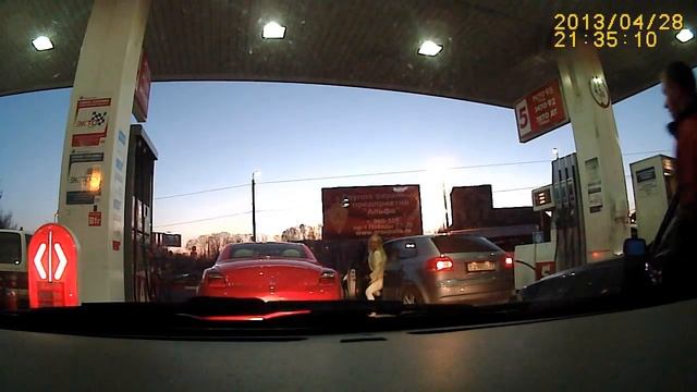 Почти вырвала заправочный шланг 201304-28-21-34-42-0.