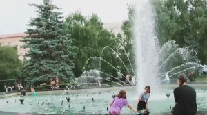 Купание в фонтане. #фонтан