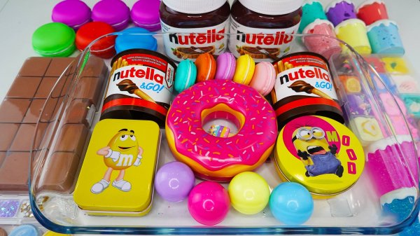 Слайм с декоративными игрушками! 🧸✨ Украшаем и играем вместе | Kitty Slime