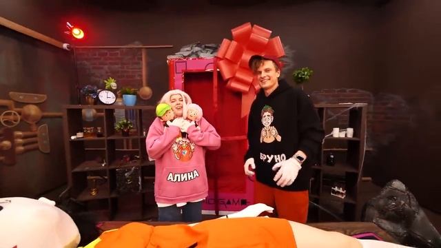 BRUNOЧТО ВНУТРИ, РАЗРЕЖЬ НАСТОЯЩУЮ КУКЛУ ИГРА В КАЛЬМАРА 2 в 1500 утра! ИГРА В КАЛЬМАРА 2 В РЕАЛЬНО смотреть онлайн