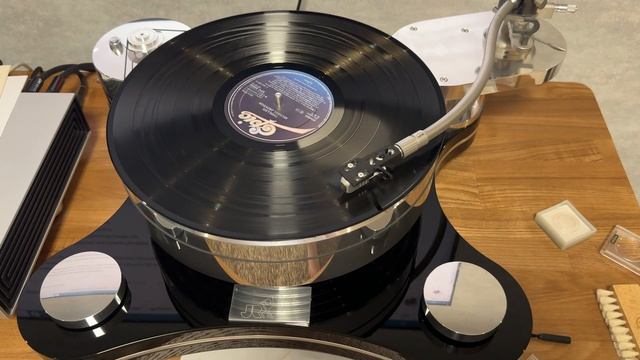 Слушаем винил 1980 года  #MichaelJackson #Billie Gean