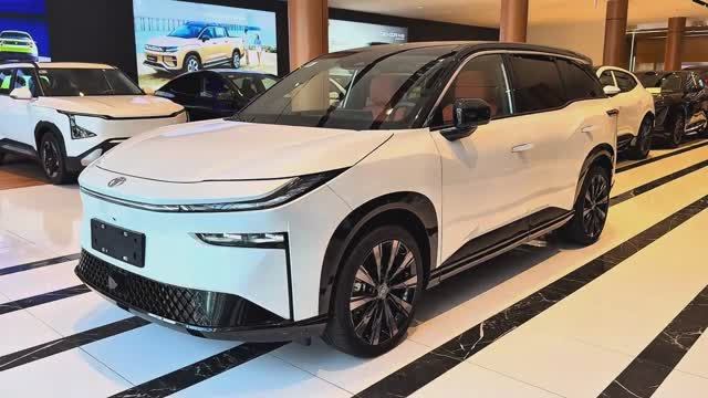 Toyota BZ3X 2025 - Интерьер и Экстерьер смотреть онлайн