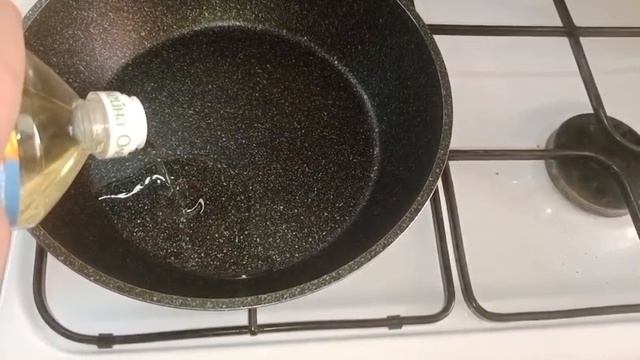 Вкусные и домашние сырники на сковороде!
Как приготовить сырники на сковороде?! смотреть онлайн