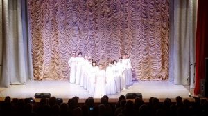 Танец «Встанем»