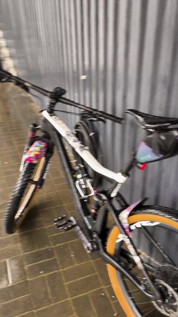 Поднимите руку кто любит кататься под дождем смотреть онлайн