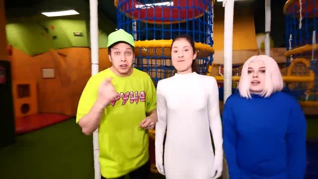 BRUNOЭКСТРЕМАЛЬНЫЕ КАМУФЛЯЖНЫЕ ПРЯТКИ смотреть онлайн