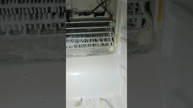 неохлаждается верхняя камера холодильника Самсунг но фрост. проблемы- решение