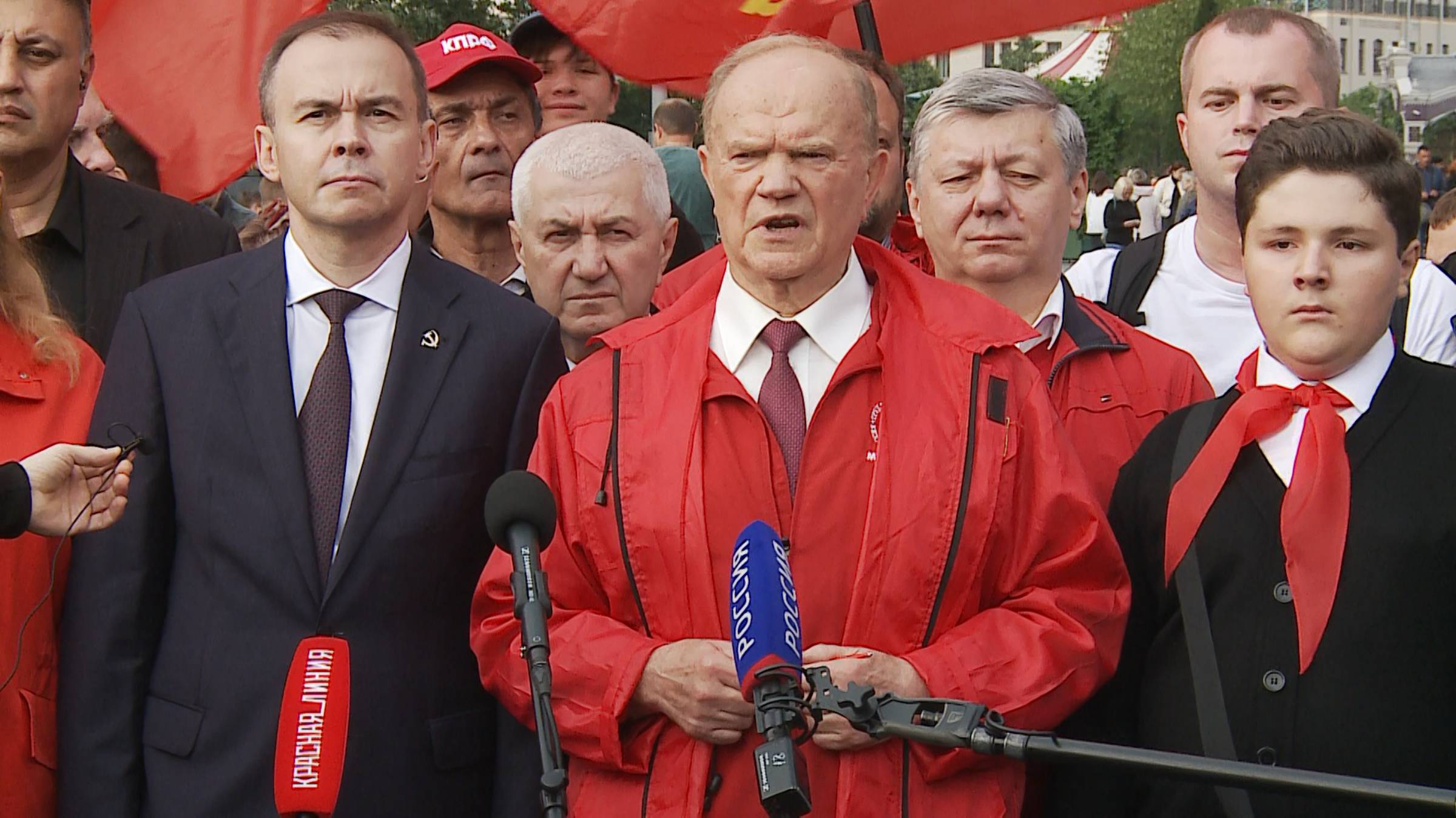 22.06.2025 Пресс-подход Геннадия Зюганова смотреть онлайн
