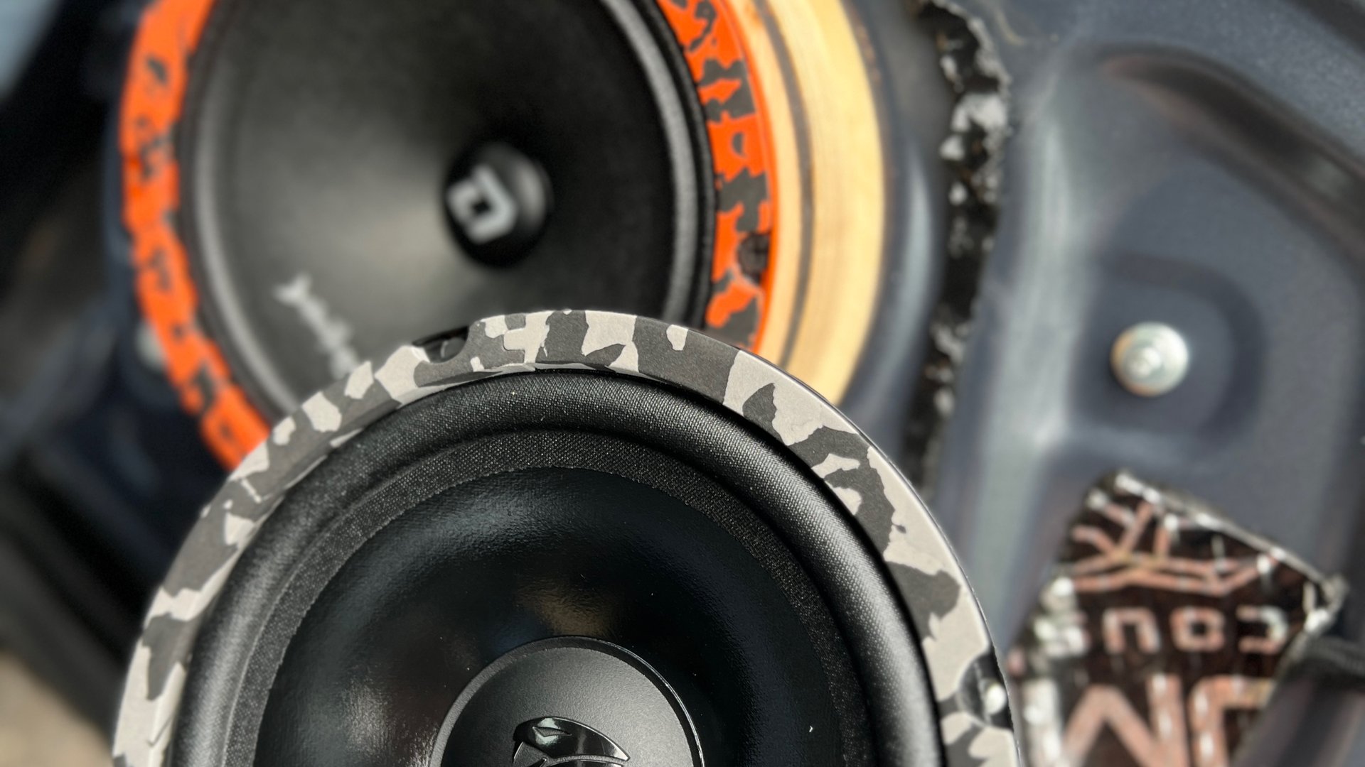 Установка Колонок DL Audio 165 Comp в Chery Tiggo 8