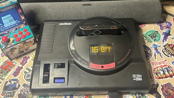 Retro Genesis HD Ultra(SEGA)новой ревизии?