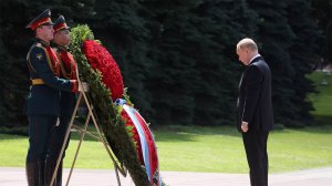 Путин возложил венок к Могиле Неизвестного Солдата в День памяти и скорби