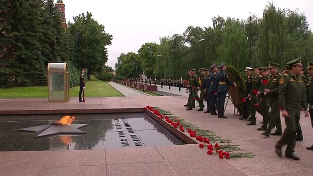Возложение венка к Могиле Неизвестного Солдата смотреть онлайн