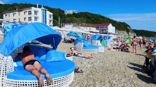 Новомихайловский на пляже оживлённо 👍 суббота есть суббота 👌 смотреть онлайн