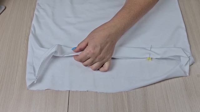 ✂️ Как красиво укоротить футболку без оверлока — самый простой и стильный способ! смотреть онлайн