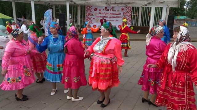 Марийский танец. На гармонике Ильшат Фатихов. Видео Василия Хайбуллина смотреть онлайн