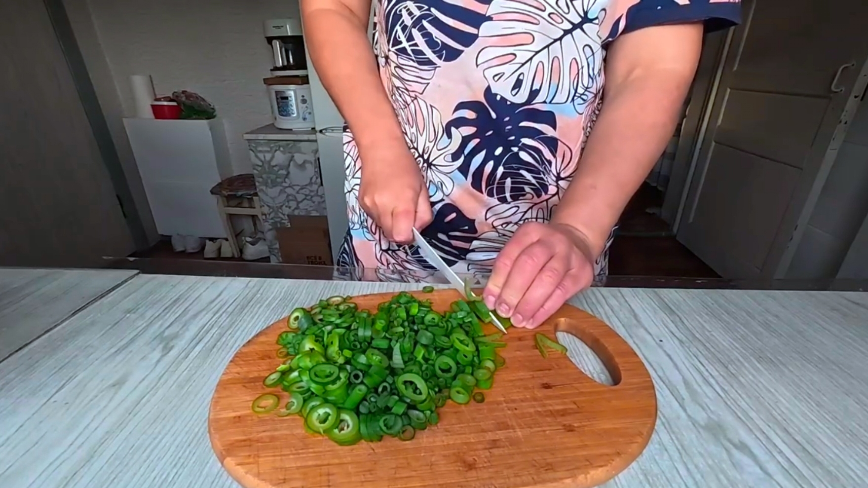 Хорошо поработали, вкусно поели. Домик у Церкви Сельская жизнь смотреть онлайн