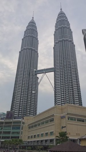 Гуляю по Куала-Лумпуру