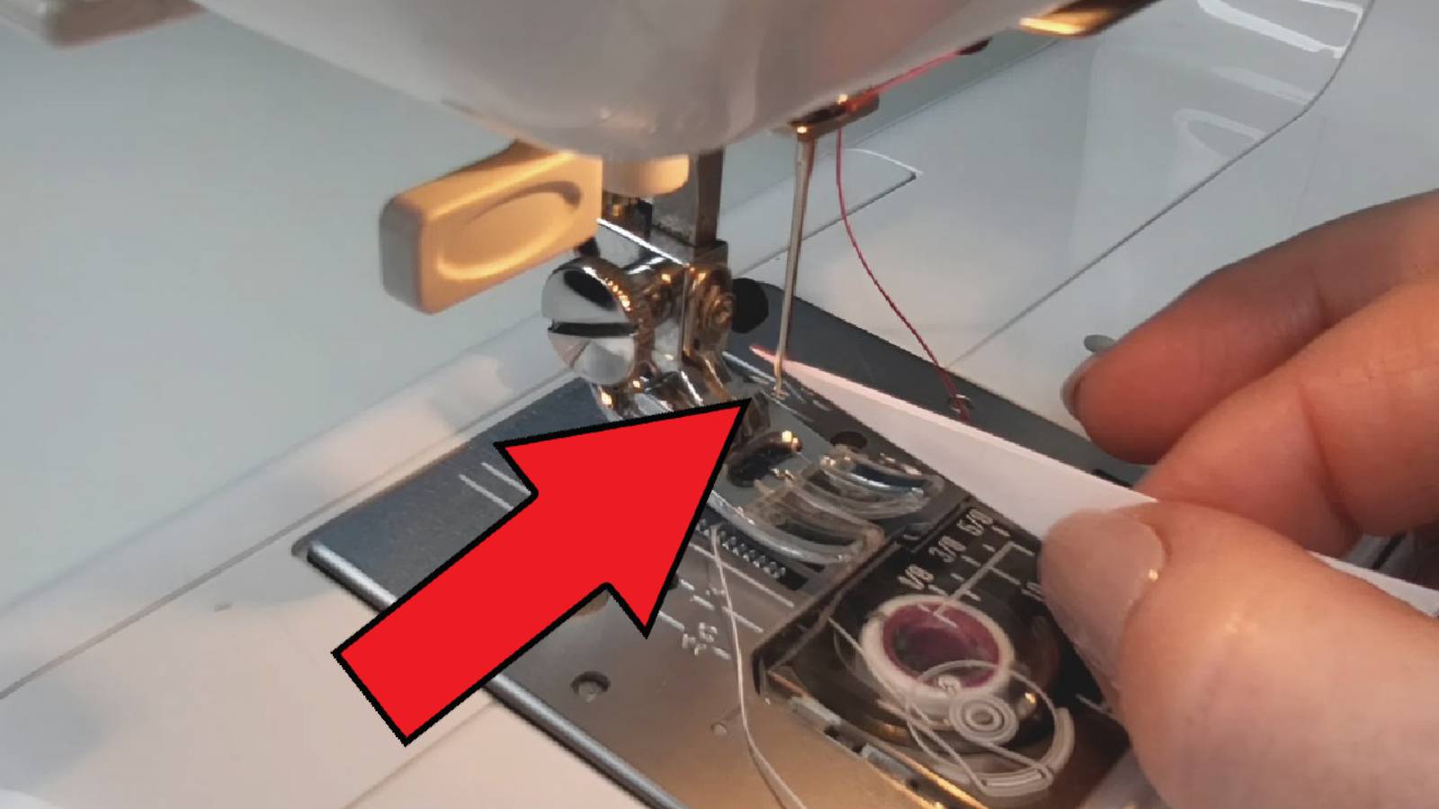 Секрет портнихи: 5 способов вдеть нитку в иглу за 2 секунды — даже если зрение не то смотреть онлайн