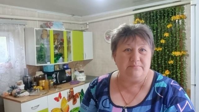 Жарю и тушу свинину, заправляю селёдочку и отвариваю картофель. смотреть онлайн