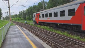 МАШИНИСТ ОСТАНОВИЛСЯ и ПОДОЖДАЛ БАБУШКУ. Электрички и БОЛЬШИЕ ГРУЗОВЫЕ ПОЕЗДА.