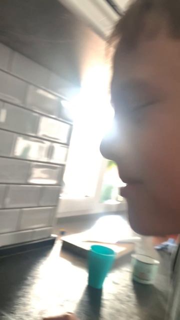 Пьём по трубочке и пытаемся отгадать