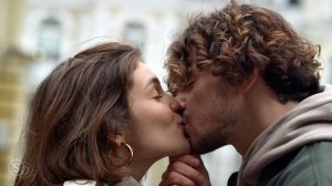 DNDM & Sara Hadid - Kiss