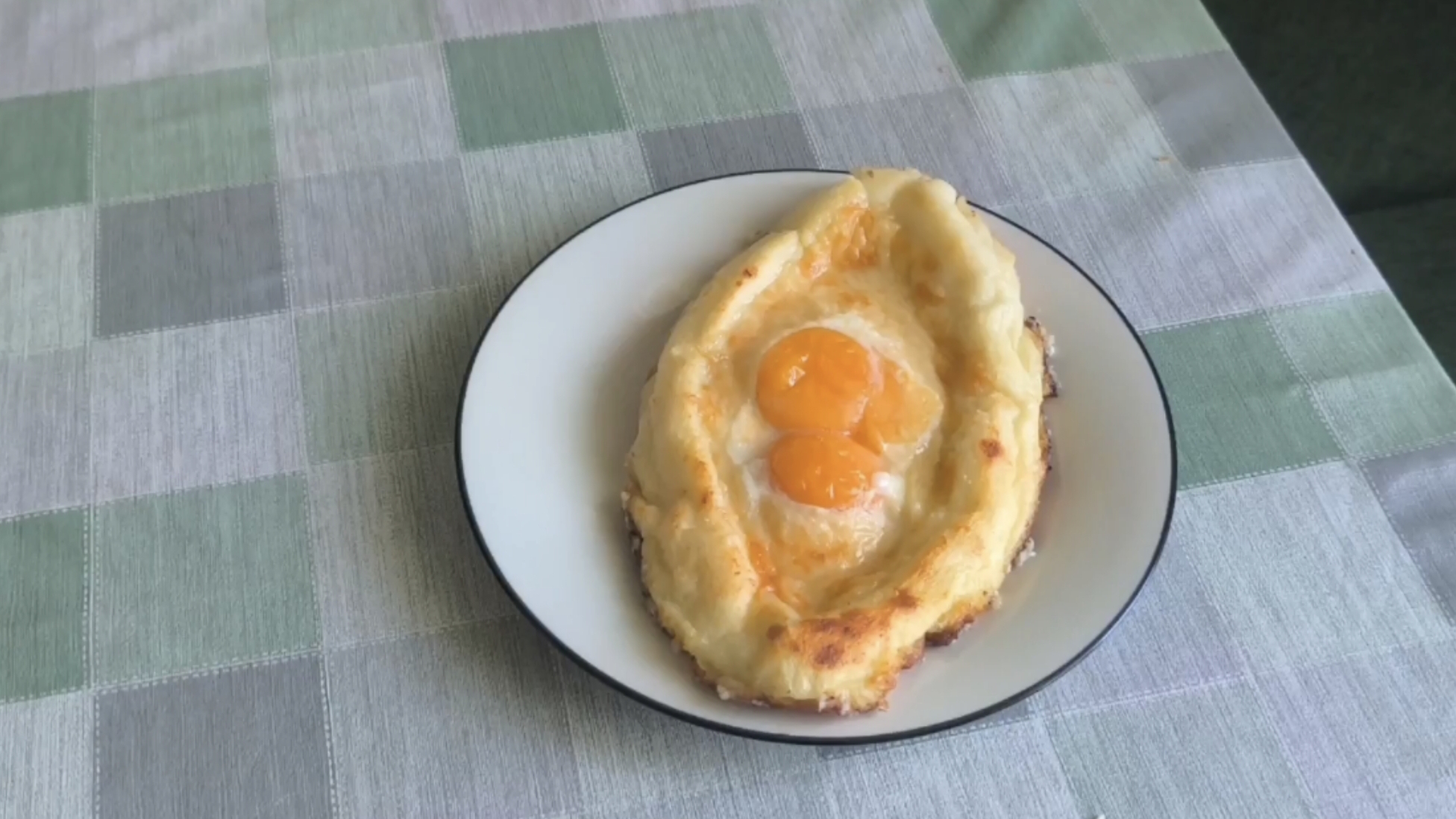 Хачапури из творога. смотреть онлайн