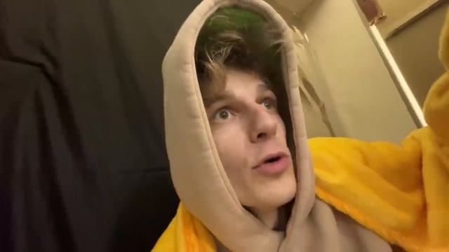 BRUNOЯ установил СЕКРЕТНОЕ ЗЕРКАЛО, чтобы шпионить за СВОИМИ ДРУЗЬЯМИ! смотреть онлайн