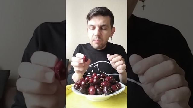 Передаю привет. Обжор очень вкусная черешня из Evrospar