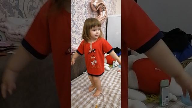 Kira V and dance monkey смотреть онлайн