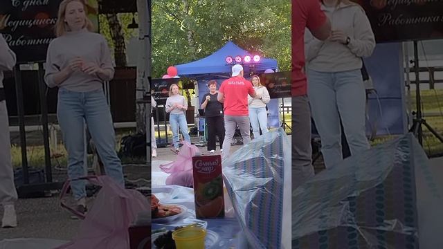Силач рвет грелку смотреть онлайн