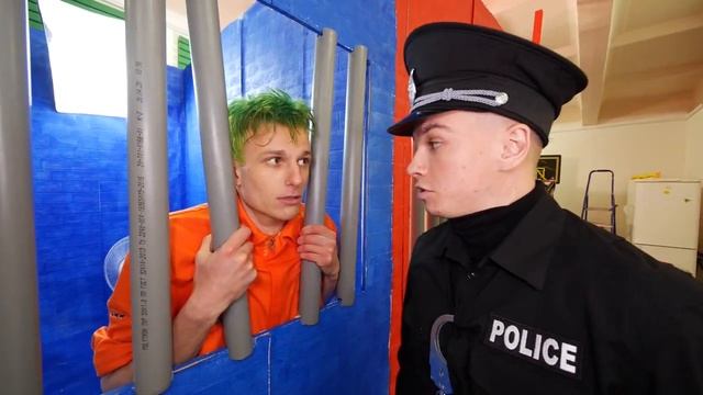 BRUNOХОЛОДНАЯ vs ГОРЯЧАЯ ТЮРЬМА ЧЕЛЛЕНДЖ ! смотреть онлайн