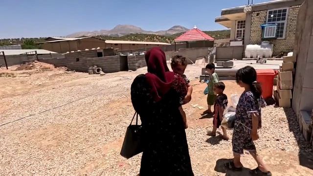 Мать-одиночка с четырьмя детьми. Дети снова вернулись домой. смотреть онлайн