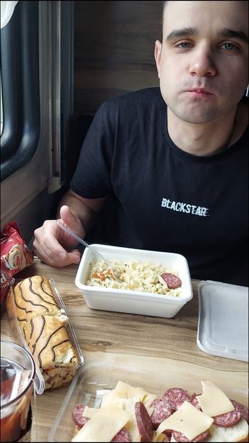 МУКБАНГ / ВКУСНЫЙ ОЛИГАРХИЧЕСКИЙ ОБЕД В ПОЕЗДЕ / 22. 06. 2025 смотреть онлайн