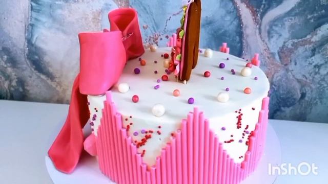 Торт с бантом.