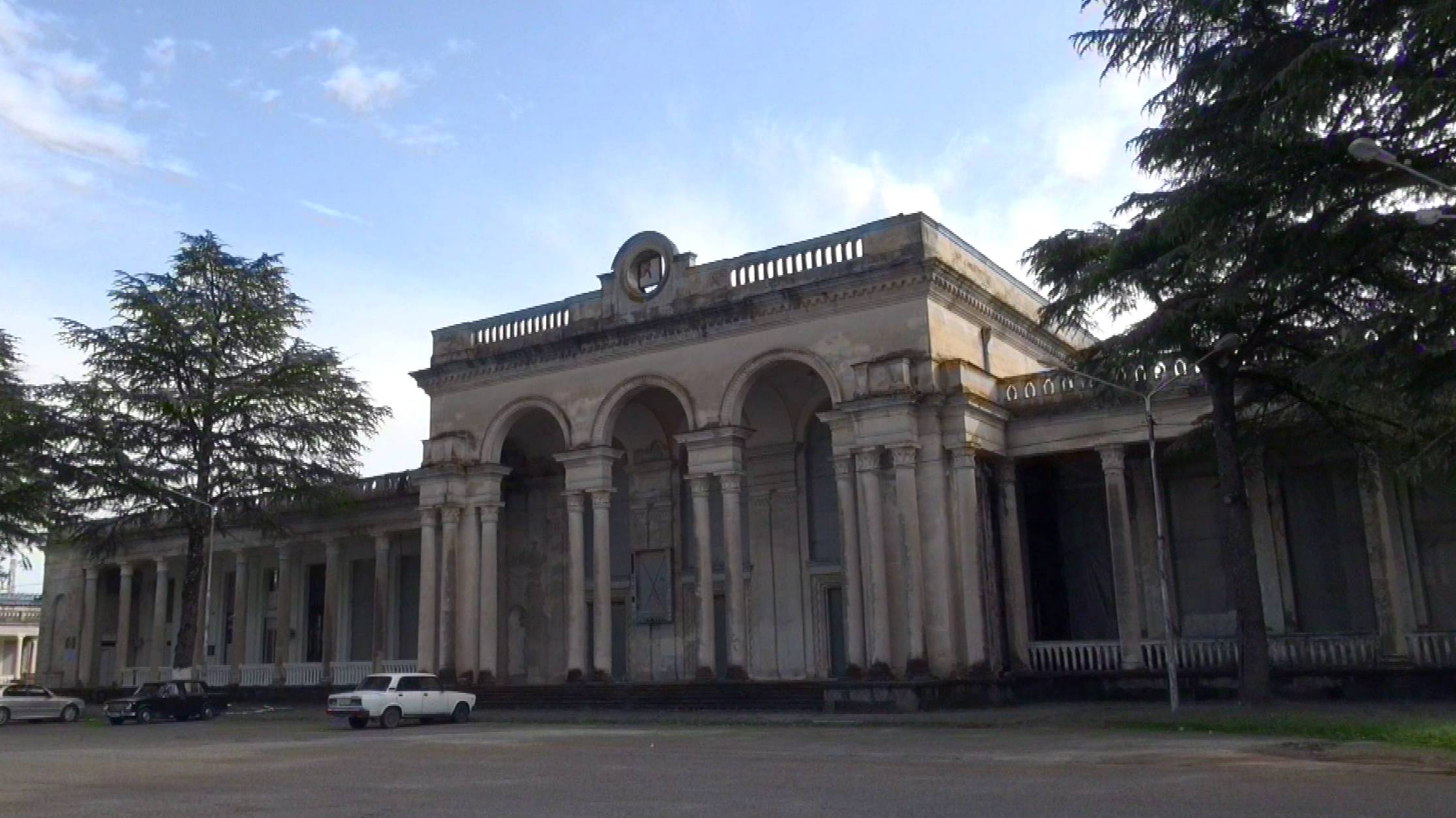 Гагра 2025. Заброшенный Ж/Д вокзал.