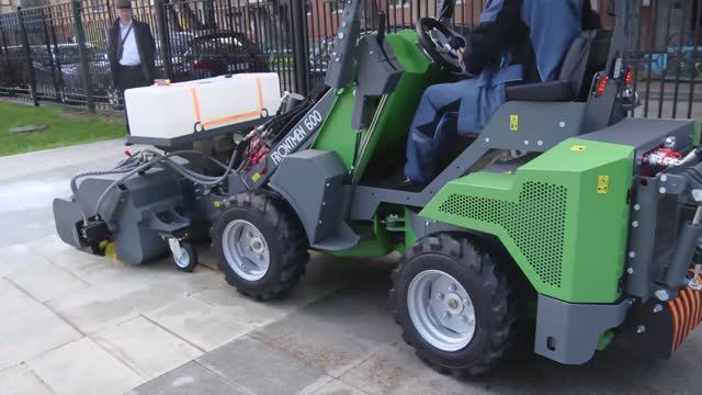 Шарнирно-сочлененная машина FRONTMEN GI03 демонстрирует отличный результат смотреть онлайн