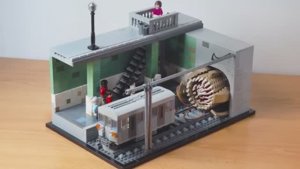 LEGO Subway Monster Diorama MOC
Лего монстр в метро