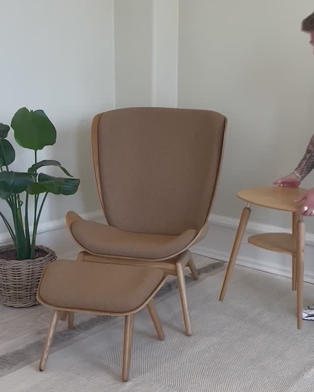 Столик My Spot Side Table в гостиной