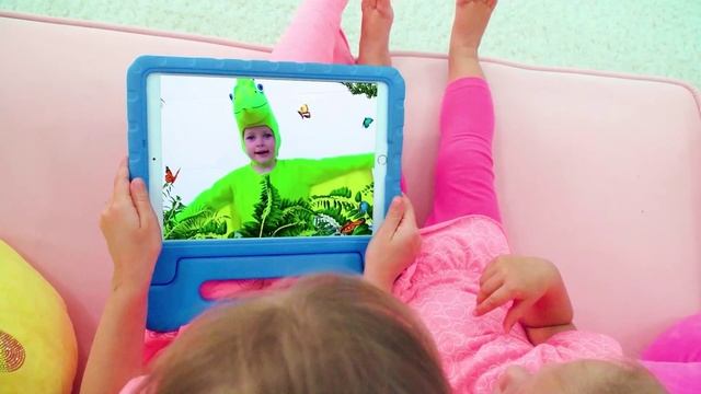 Пять малышей спят в одной кроватке - Майя заботится об игрушках смотреть онлайн