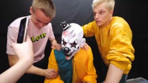 БРУНО - BRUNO -Поймали БАНДУ КЛОУНОВ !  Стали Полицейскими на 24 Часа