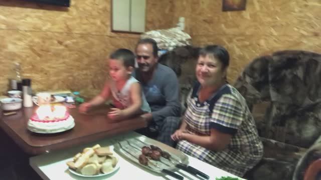 День рождения мамы! / Влог смотреть онлайн