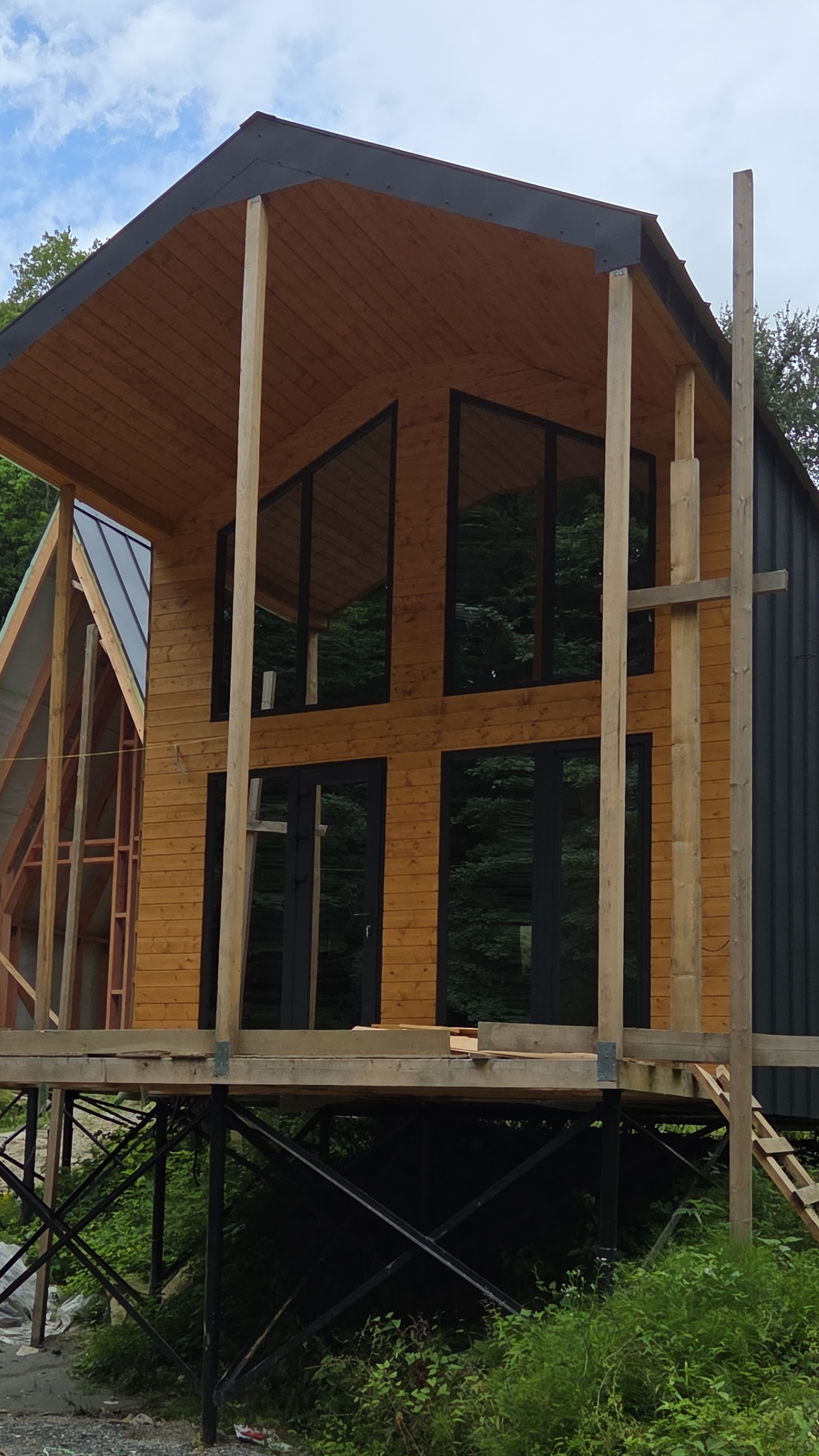 Ход строительства нового Глемпинга в Сочи.